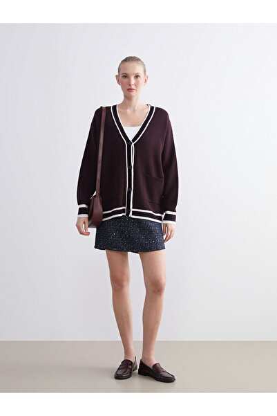 LC Waikiki Esvab Giyim'den Şık Tercihler | V Yaka Çizgili Oversize Kadın Triko Hırka