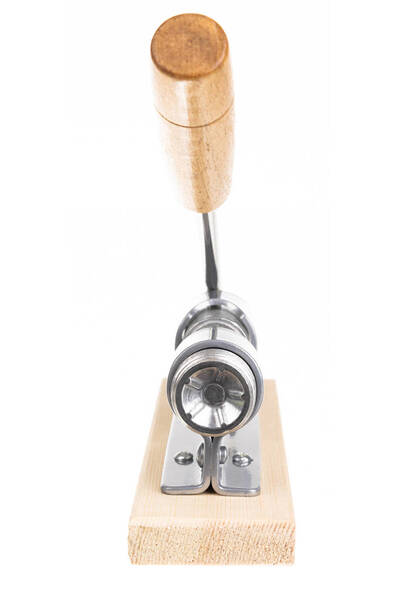 LikeSmart Manual nut cracker "LikeSmart NutCracker", steel and wood material, adjustable
