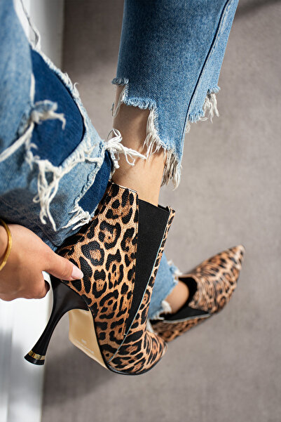 irmona ELİNA LEOPAR DERİ LASTİK DETAYLI 7 CM İNCE ÖKÇE BOT BOTTİE