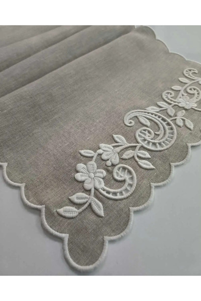 ketenhome Delik İşi Kabartma Nakışlı Keten Runner