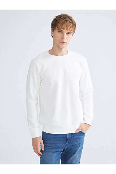 LC Waikiki Vizyon New Season White Crew Neck Long Sleeve Sweatshirt