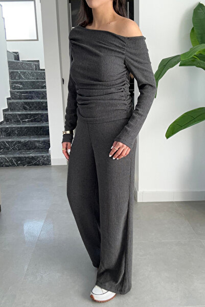 Paw Garage Women's Sienna Winter Side Gathered Long Sleeve Crinkle Wrap Top and Bottom Set