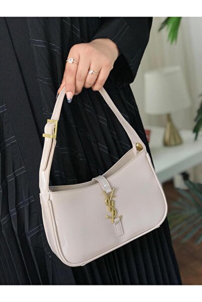 Generic Shoulder bag with accessories