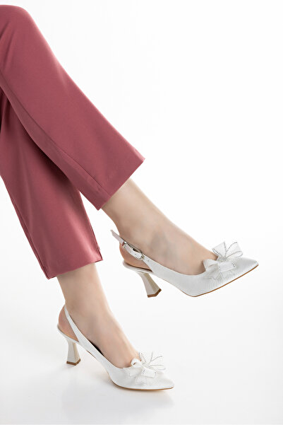 LACCE-UP Stylish Heeled Shoes with Buckle Detail and Open Back