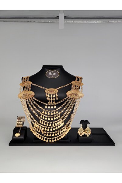 Generic Large 21 karat gold alternative royal pound set