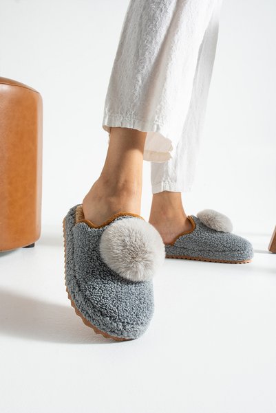 star shoes شباشب منزلية نسائية مزينة بكرات الصوف، لا تصدر صوتًا، نعل سميك، شباشب شتوية