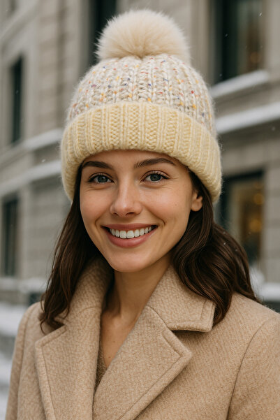 Luminos Butik Kadın Bej Ponponlu Yünlü Bere BERE1142