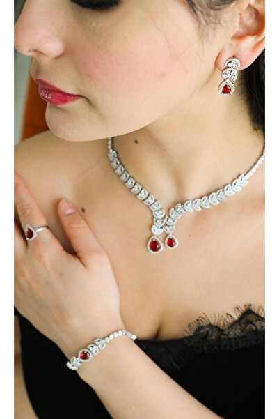 Najmat ALmuraqab طقم إكسسوار نسائي أنيق مرصع بفصوص وأحجار حمراء – عقد وأقراط ...