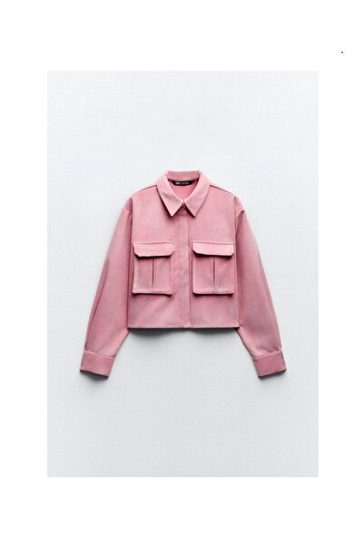 Butik سترة قميص قصيرة من القطيفة المضلعة بتفاصيل جيب من ALLBUCKS ZA RA ABZRA7509