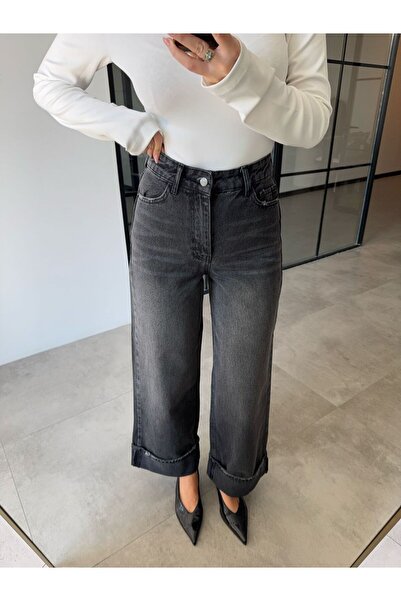 BB Bensu Buyruk KISA PAÇA KATLI ANTRASİT JEAN
