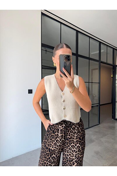 BB Bensu Buyruk БЕЖЕВА В'ЯЗАНА КУРТКА З ЗОЛОТИМИ ҐУДЗИКАМИ