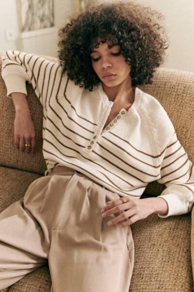 Seeh Pulover tricotat cu dungi maro cu gât roșu SH290