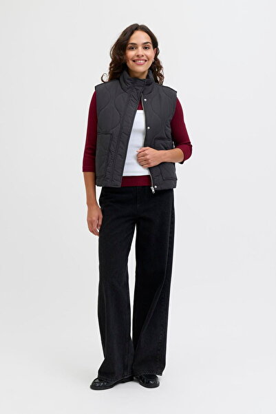 Jack & Jones Women's Stand Collar Quilted Vest - Serena