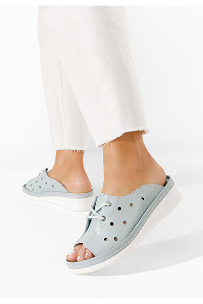 B T Shoes Světle modré kožené šlapky Patricia