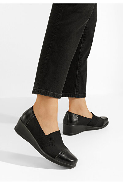 B T Shoes Černé dámské polobotky na klínku Galesia