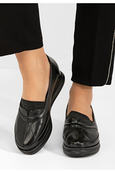 B T Shoes Černé dámské polobotky na platformě Yaserena