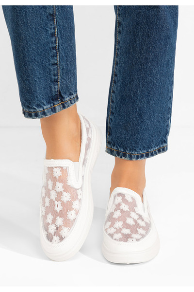 B T Shoes Latyssa women's casual shoes, white
