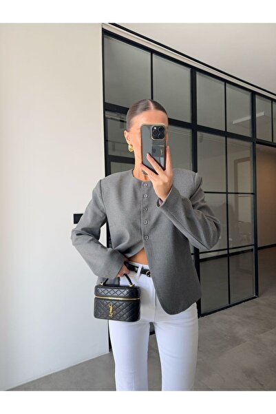 BB Bensu Buyruk VATKALI DÜĞMELİ GRİ CEKET