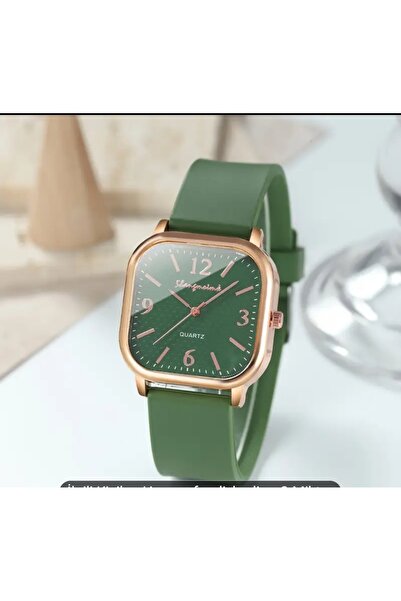 Game إطار ذهبي اللون للساعة بتصميم أنيق وعصري