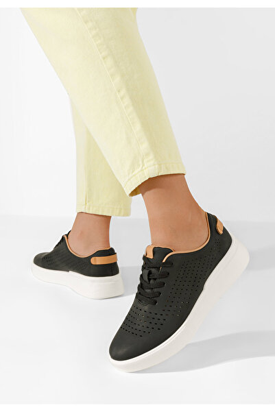 B T Shoes Černé dámské polobotky Frina