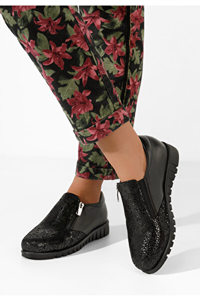 B T Shoes Černé kožené polobotky Isola