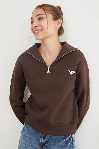 Fulla Moda 3 Thread Triangle Metal Emblem Sweatshirt