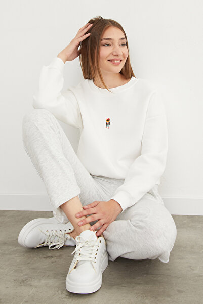 Fulla Moda Φούτερ με λαιμόκοψη με κέντημα με αρκουδάκια με 3 κλωστές