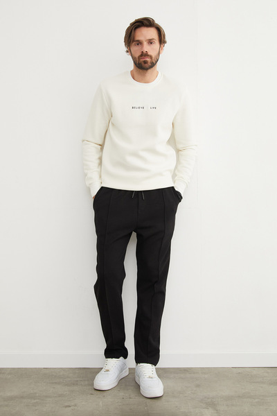 Fulla Moda Штани-джоггери з поясом і кишенями