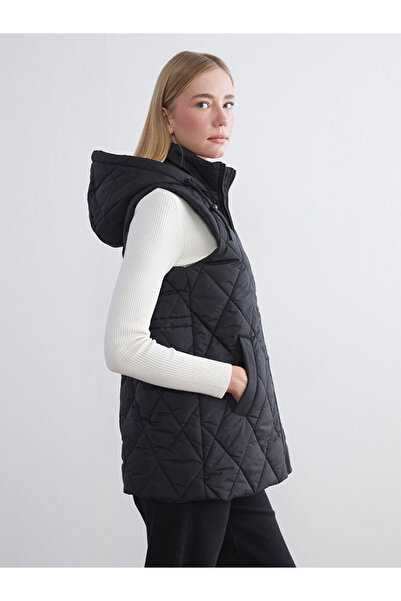 LC Waikiki MG TREND'EN LCW WAIKIKI Siyah Kapüşonlu Kapitone Kadın Şişme Yelek