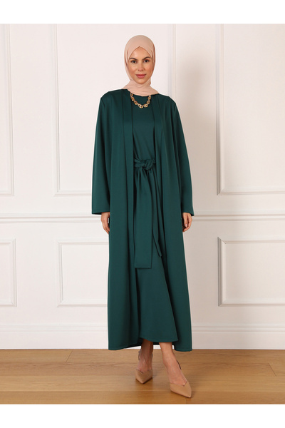 Refka By Styli فستان ماكسي أخضر زمردي برباط على الخصر مع كيمونو