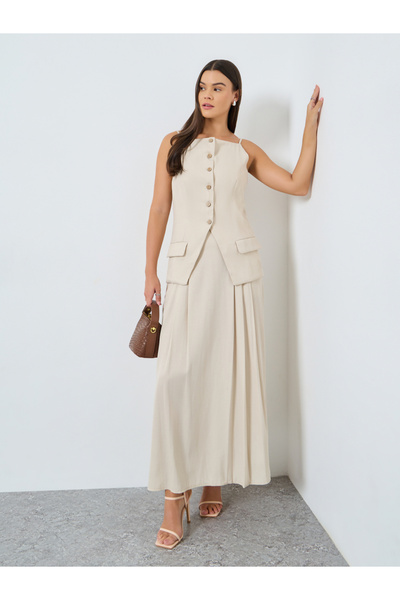 Styli Strappy Square Neck Buttoned Top