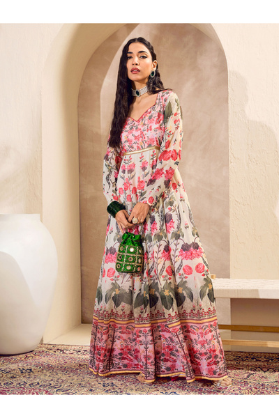 Sassafras By Styli Off White Floral Sweetheart Neck Anarkali Kurta