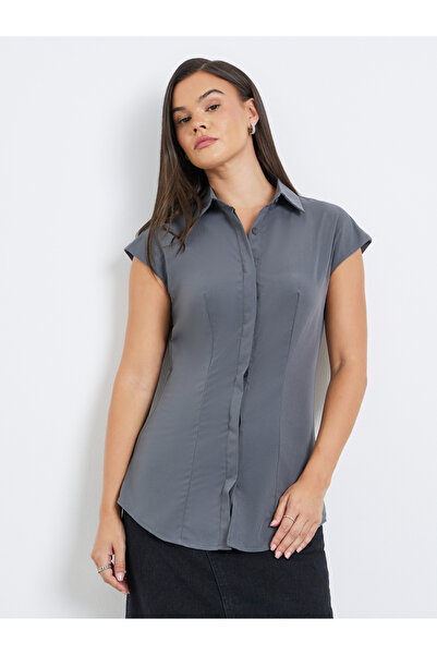 Styli Solid Spread Collar Longline Shirt