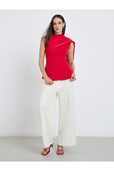 Styli Solid Sleeveless Draped Detail Top