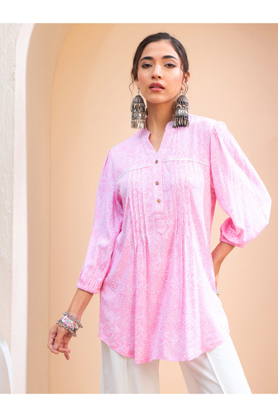 Sassafras By Styli Pink Floral Pintuck Detail Shirt