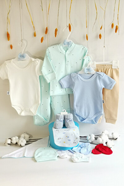 Minoliva Luna 13 Parça yeni doğan bebek ürünleri ile hazırlanmış kıyafet buketi. %100 Pamuklu ürünlerdir.