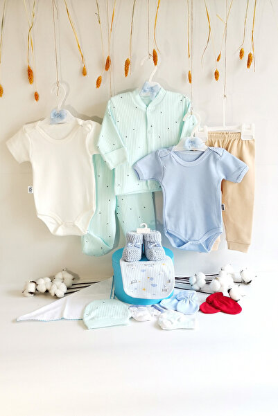Minoliva Luna 13 Parça yeni doğan bebek ürünleri ile hazırlanmış kıyafet buketi. %100 Pamuklu ürünlerdir.