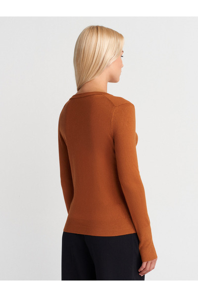 Dilvin 10427 Πουλόβερ με λαιμόκοψη σε σχήμα V με σχισμή στο μανίκι-Καραμέλα