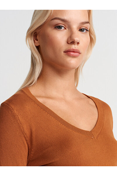 Dilvin 10427 V-Neck Sleeve Slit Sweater-Caramel