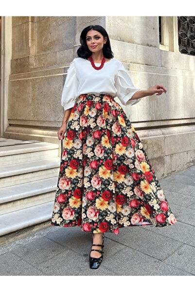 KÜÇÜĞÜM BUTİK Fusta roșie evazată cu modele de trandafiri mari