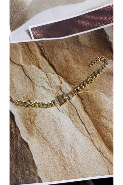 KAD COLLECTION سوار على شكل حرف B