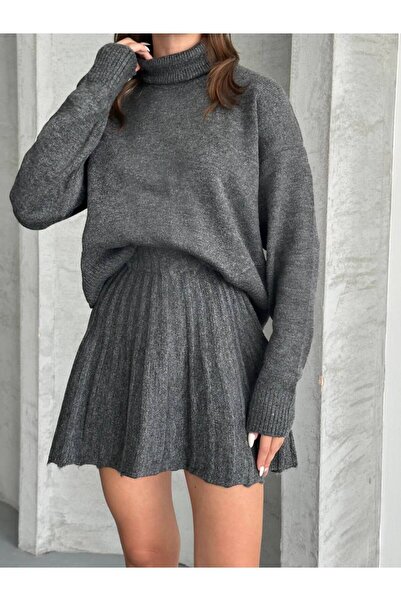 LE CARAMBOLE Women's Anthracite Turtleneck Sweater Skirt Bottom Top Set