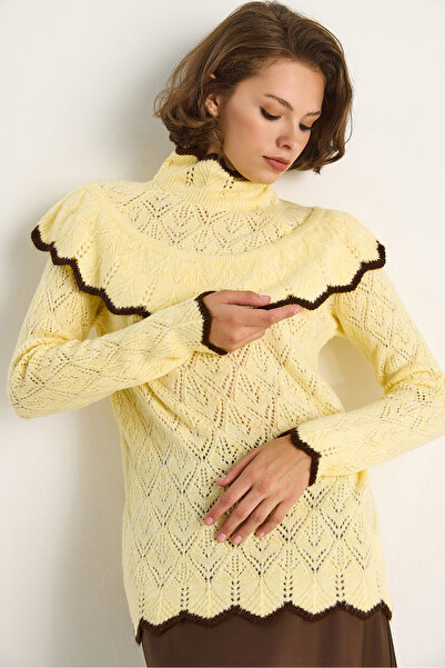 Bianco Lucci Women's Openwork Ruffled White Striped Half Fisherman Knitwear Sweater