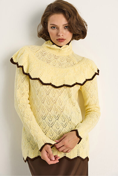 Bianco Lucci Women's Openwork Ruffled White Striped Half Fisherman Knitwear Sweater