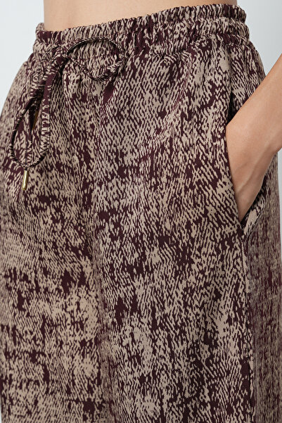 Orfeo Negro Women's Burgundy Color Loose-Fit Wide-Leg Elastic Waist Trousers