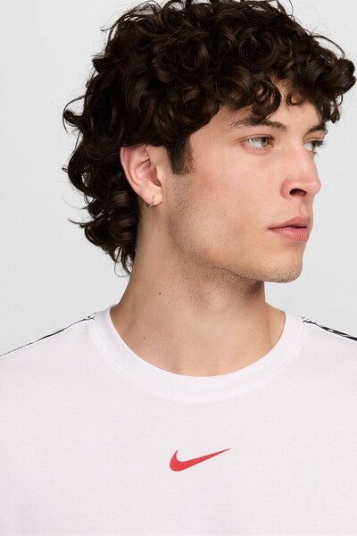 Nike Ανδρικό μπλουζάκι με λογότυπο Tape Ανδρικό μπλουζάκι με λογότυπο από βαμβακερό λευκό χρώμα