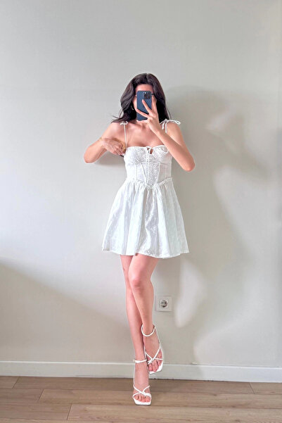 Eka Γυναικείο Μίνι Φόρεμα Λευκό Με Ζαρτιέρες 1041-6411