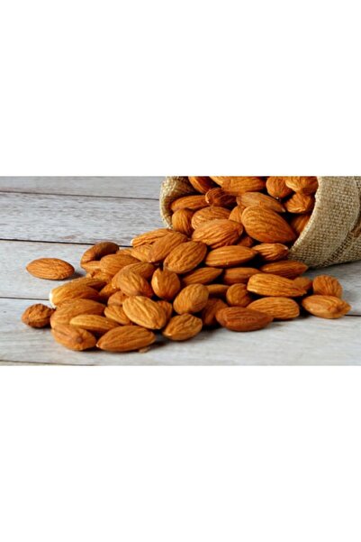 Nuts اللوز الخام (1 كجم)