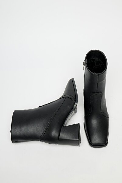 Madamra Siyah Kadın Topuklu Kare Burun Fermuarlı Bot