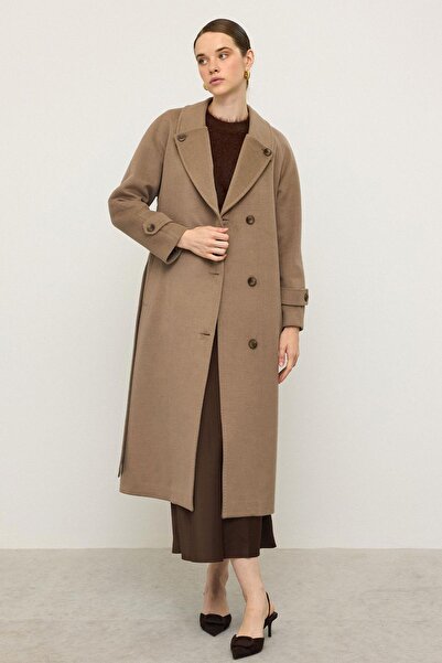Olcay Cashmere Coat with Knit Stitch Detail and Pleated Back, Medium Length, K. Kamel 3113